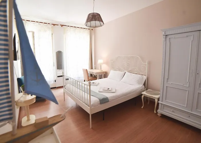 Barcolana Lodge - Hostel